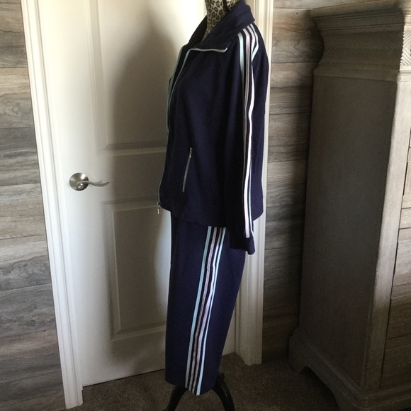 Crop Pant Track Suit - Picture 3 of 8